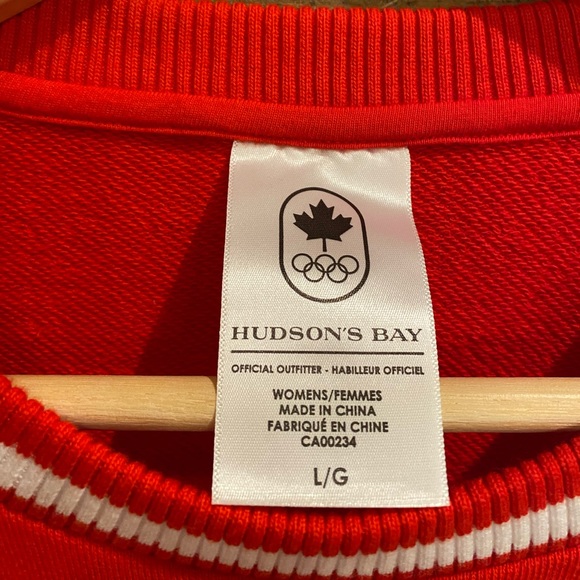 HBC | Varsity Canada French Terry Crop Sweatshirt - Picture 8 of 9